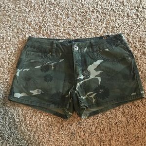 NWT Camo flowered Shorts